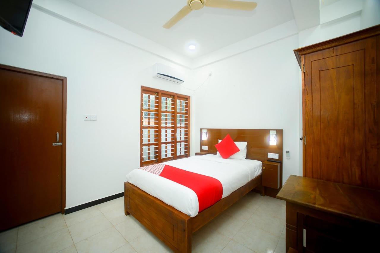 Hotel Cedar Jaffna Exterior photo